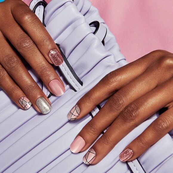 GLOSS PALETTE Rose Sparkle Gel Nail Strips - Picture 3 of 6